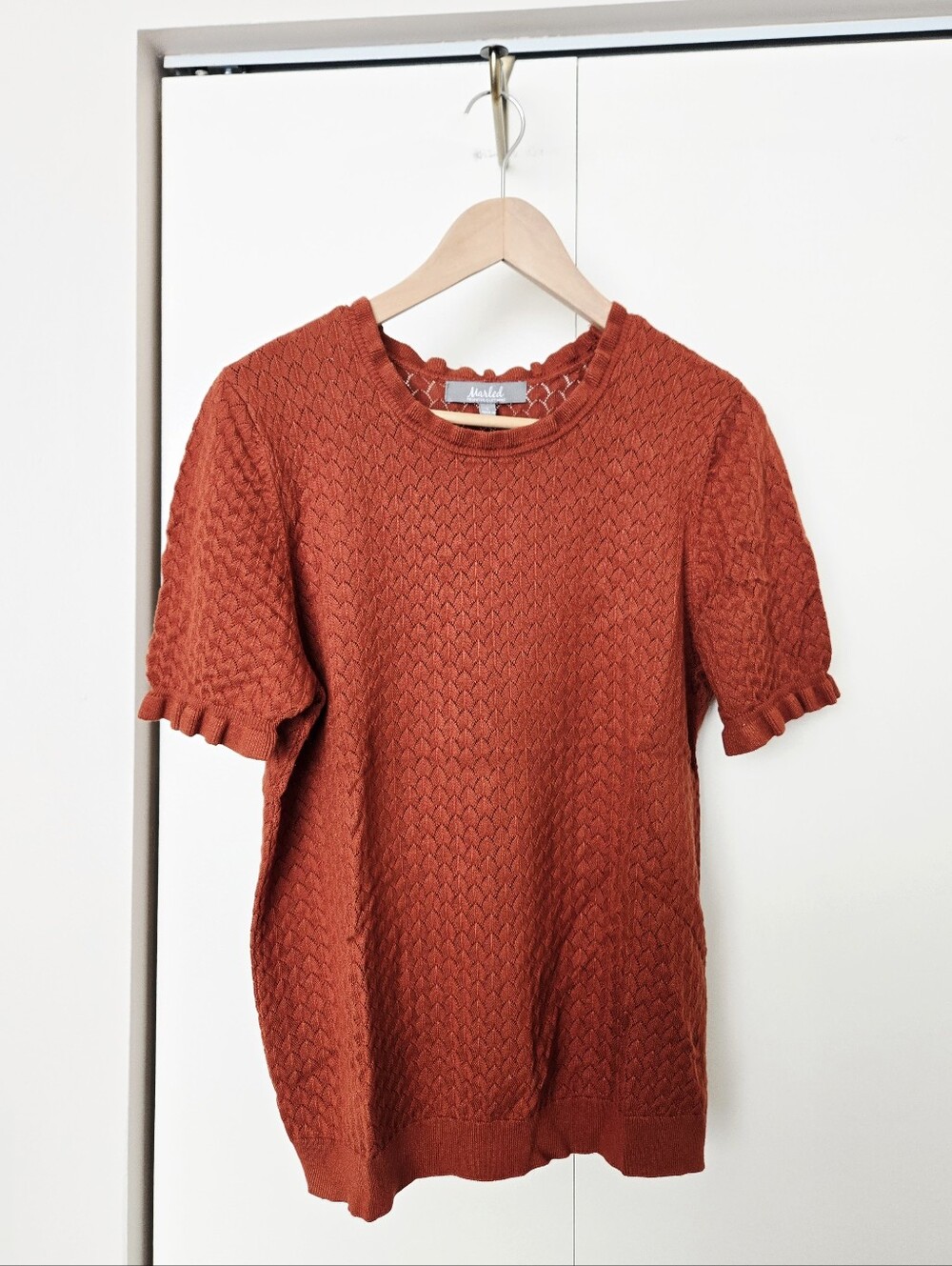 Ruffle Hem Patterned Knit Short Sleeve Top